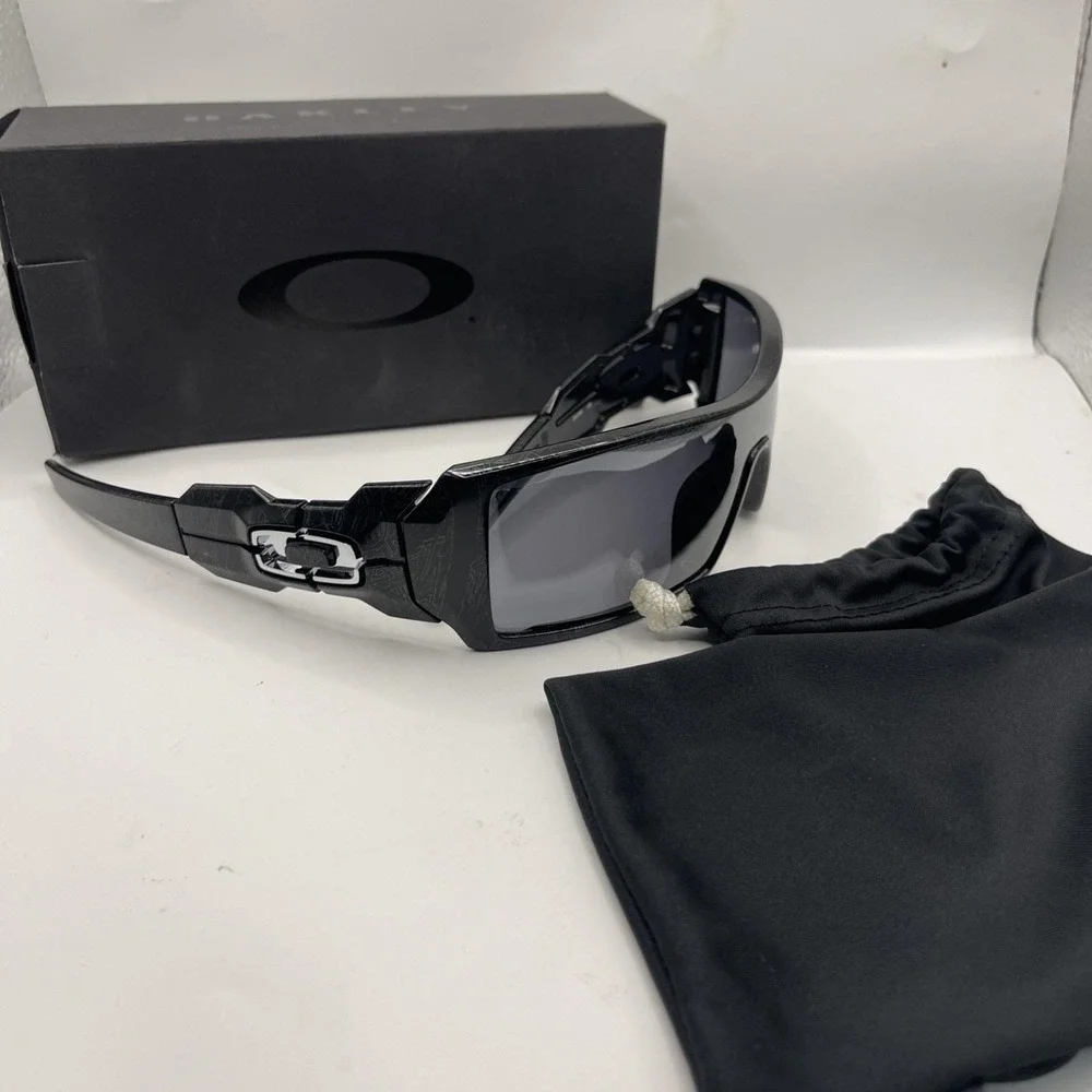 OAKLEY Oil Rig Sunglasses Black Silver Ghost Black Iridium RARE 24-058